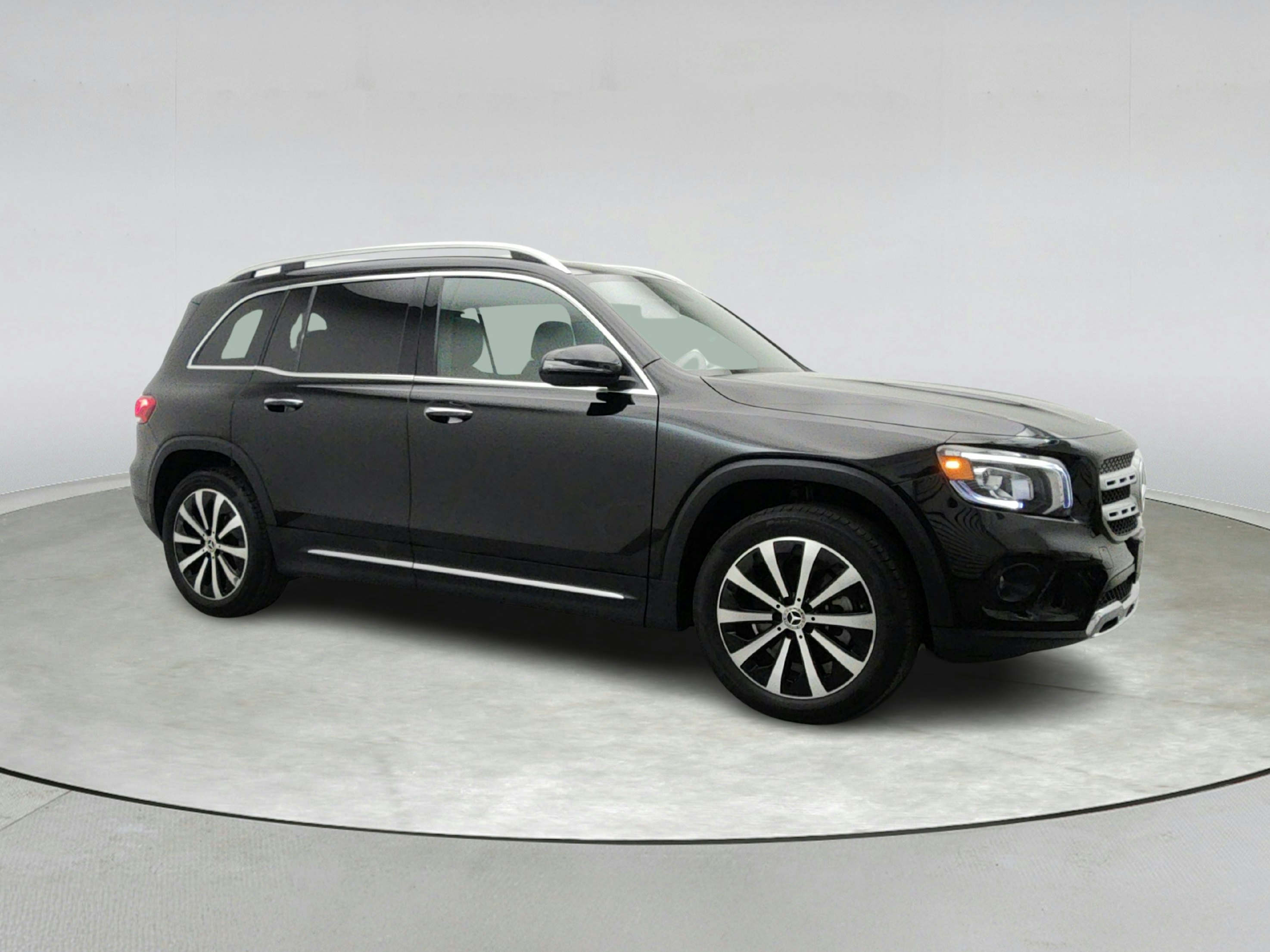 2023 Mercedes Benz GLB 250 4MATIC photo 2